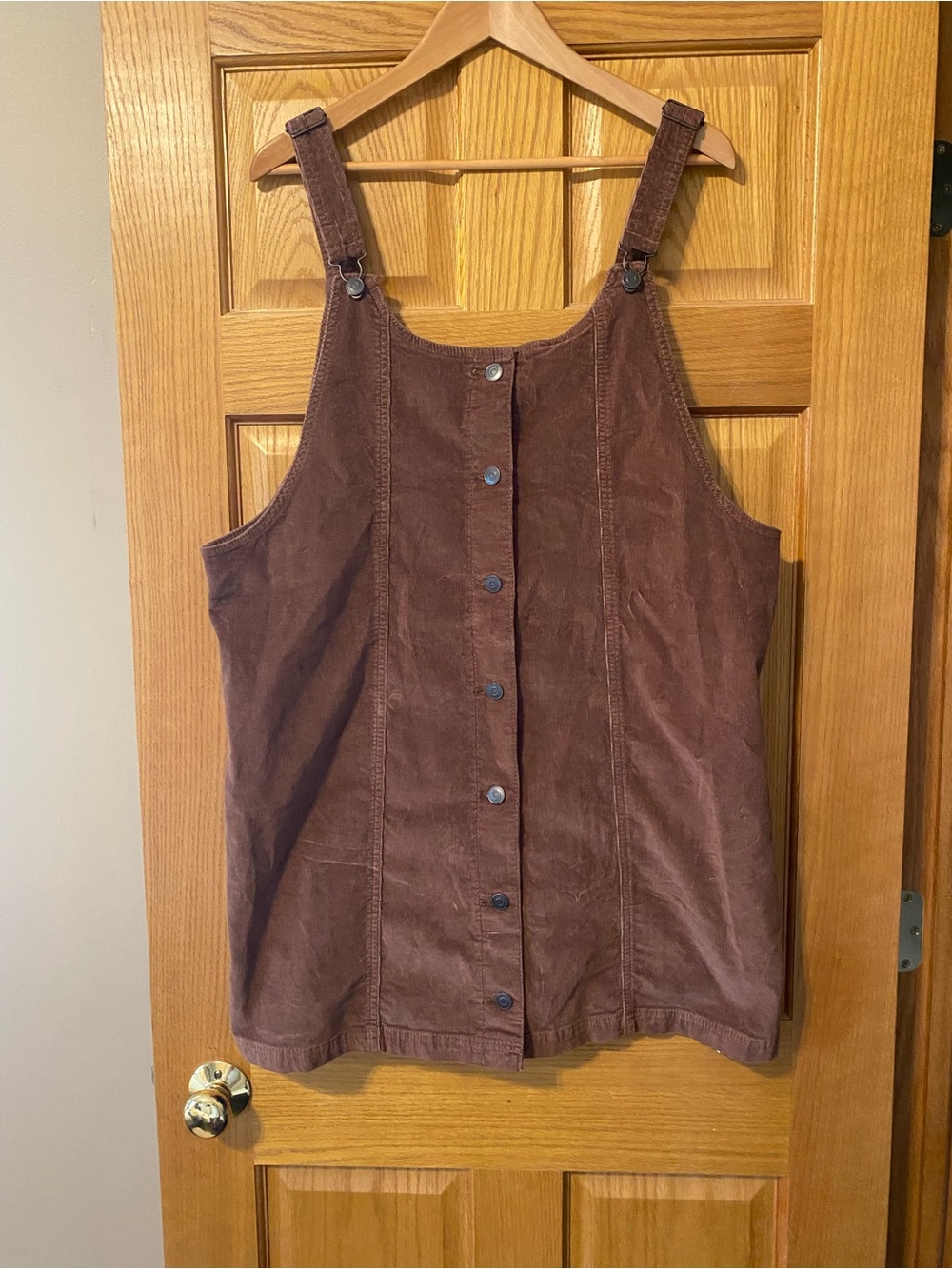 Celebrity Pink XXL brown button up corduroy jumper. A